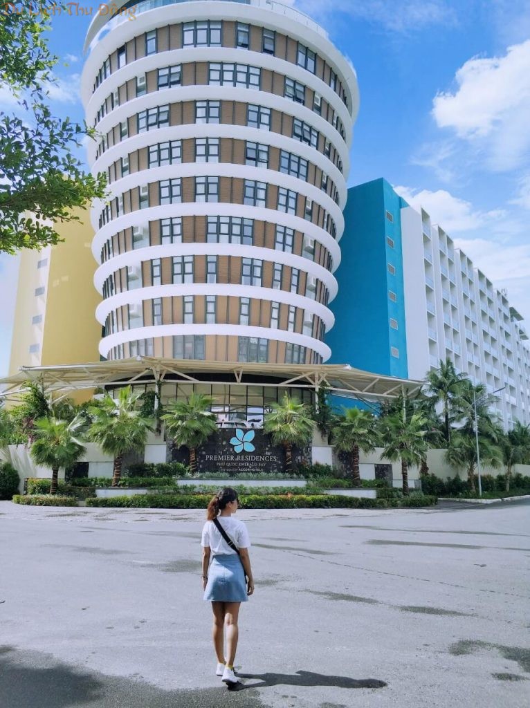 travel blogger lê thị hồng nhung