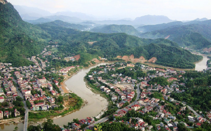 Sông Lô hiền hòa chảy qua trung tâm Hà Giang