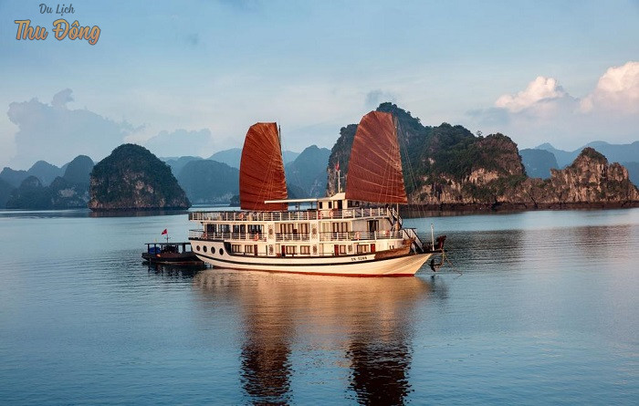 Du thuyền Hạ Long Le Journey Cruise là thương hiệu du thuyền 4 sao nổi tiếng trên vịnh Hạ Long