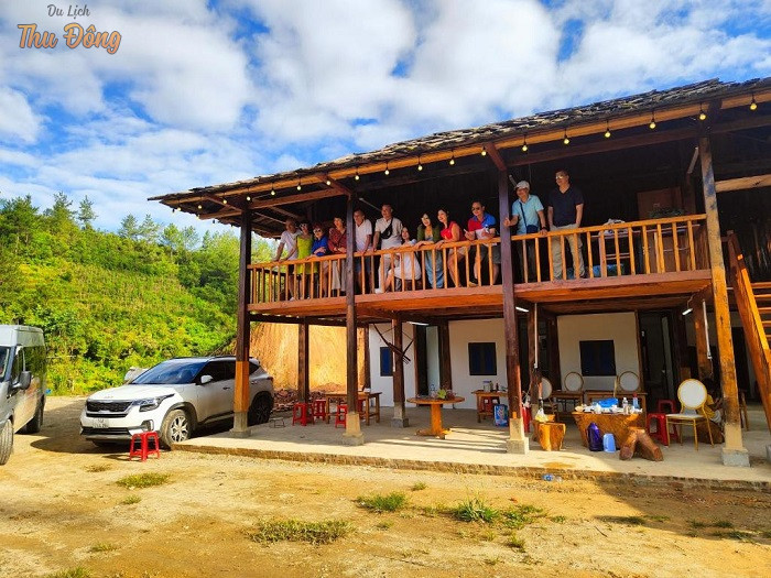 Phần lớn homestay ở Nghĩa Lộ – Mù Cang Chải đều là nhà sàn gỗ truyền thống